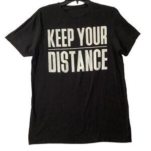 Keep‎ Your Distance Graphic Tee T-Shirt Men Small Black Goth Zombie Apocalypse